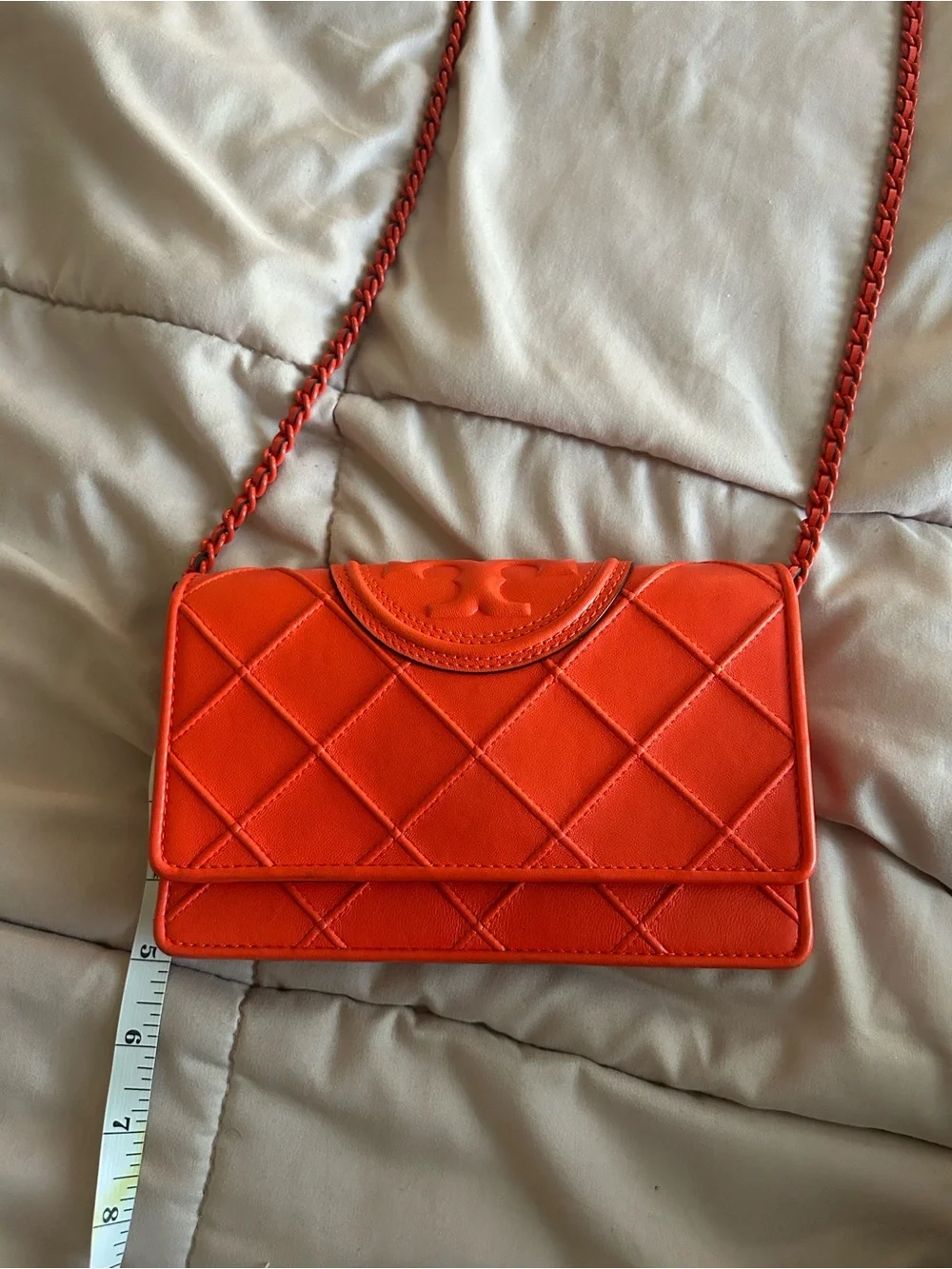 NWOT TORY BURCH Fleming soft chain wallet
